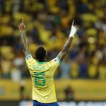 Gerson de Brasil celebra su gol en un partido de las eliminatorias sudamericanas para el Mundial de 2026. EFE/ Isaac Fontana