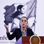 La presidenta de México Claudia Sheinbaum, habla este martes durante una rueda de prensa en Palacio Nacional de la Ciudad de México (México). EFE/Sáshenka Gutiérrez