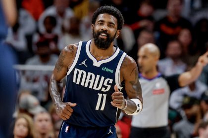 Foto de archivo de Kyrie Irving, líder de los Dallas Mavericks, en ausencia de Luka Doncic y Klay Thompson, en la victoria frente a New York Knicks. EFE/EPA/ERIK S. LESSER SHUTTERSTOCK OUT