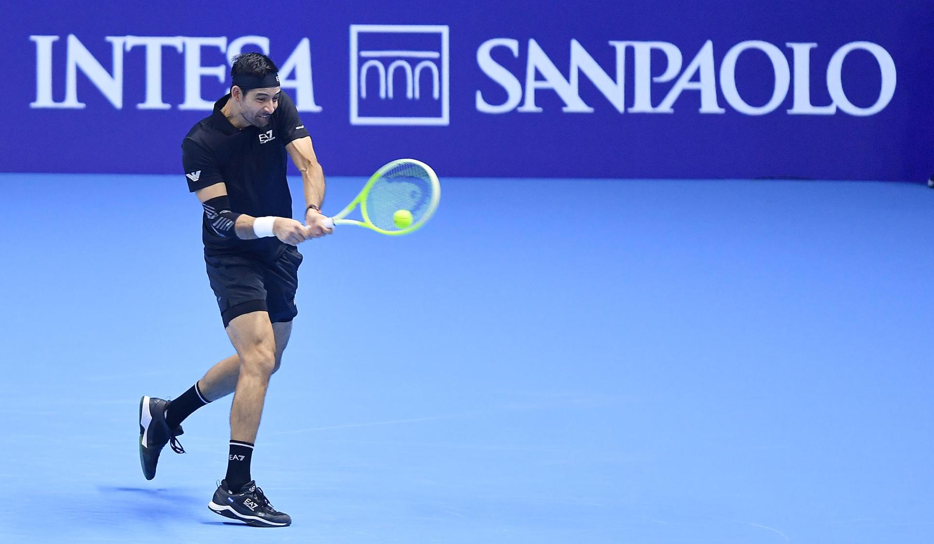 La pareja formada por el salvadoreño Marcelo Arévalo (en la imagen) y el croata Mate Pavic, número 1 del mundo y favorita para ganar estas Finales ATP de Turín, rubricó este miércoles su primera victoria en el torneo, ante el indio Rohan Bopanna y el australiano Matthew Ebden (7-5 y 6-3), y mantienen sus opciones de pasar a semifinales.EFE/EPA/ALESSANDRO DI MARCO
