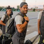 Hulk (c), de Atlético Mineiro, a su llegada al aeropuerto internacional de Ezeiza. EFE/ Juan Ignacio Roncoroni