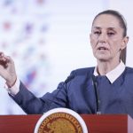 La presidenta de México, Claudia Sheinbaum, participa este martes durante una conferencia de prensa en Palacio Nacional, de la Ciudad de México (México). EFE/ Isaac Esquivel