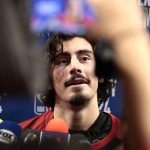 El jugador de Miami Heat, Jaime Jaquez Jr., habla con la prensa durante un entrenamiento este viernes, previo al partido de temporada regular de la NBA ante los Washington Wizards, que se realizará mañana en la Arena Ciudad de México, en Ciudad de México (México). EFE/José Méndez