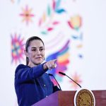 La presidenta de México Claudia Sheinbaum, habla este jueves durante una rueda de prensa matutina en Ciudad de México (México). EFE/Sáshenka Gutiérrez