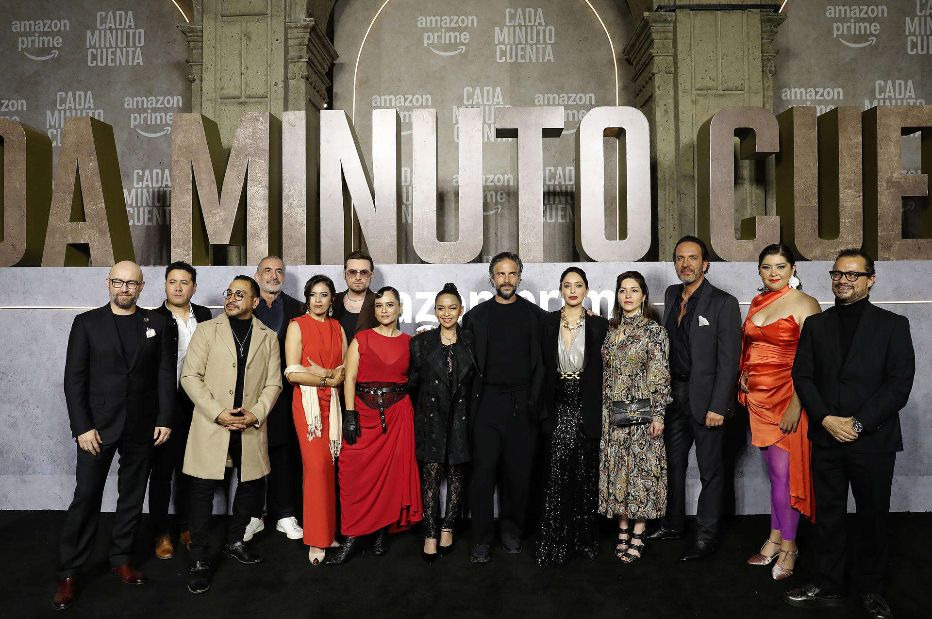 El elenco de la serie 'Cada Minuto Cuenta', posa durante la alfombra roja este jueves, en la Ciudad de México (México). EFE/ Mario Guzmán
