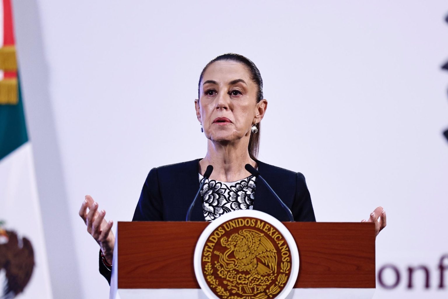 La presidenta de México Claudia Sheinbaum, habla este martes durante una rueda de prensa en Palacio Nacional de la Ciudad de México (México). EFE/Sáshenka Gutiérrez