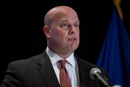 El presidente electo de Estados Unidos, Donald Trump, anunció este miércoles el nombramiento del exfiscal general interino Matthew Whitaker como el próximo embajador estadounidense ante la OTAN. Imagen de archivo. EFE/Erik S. Lesser