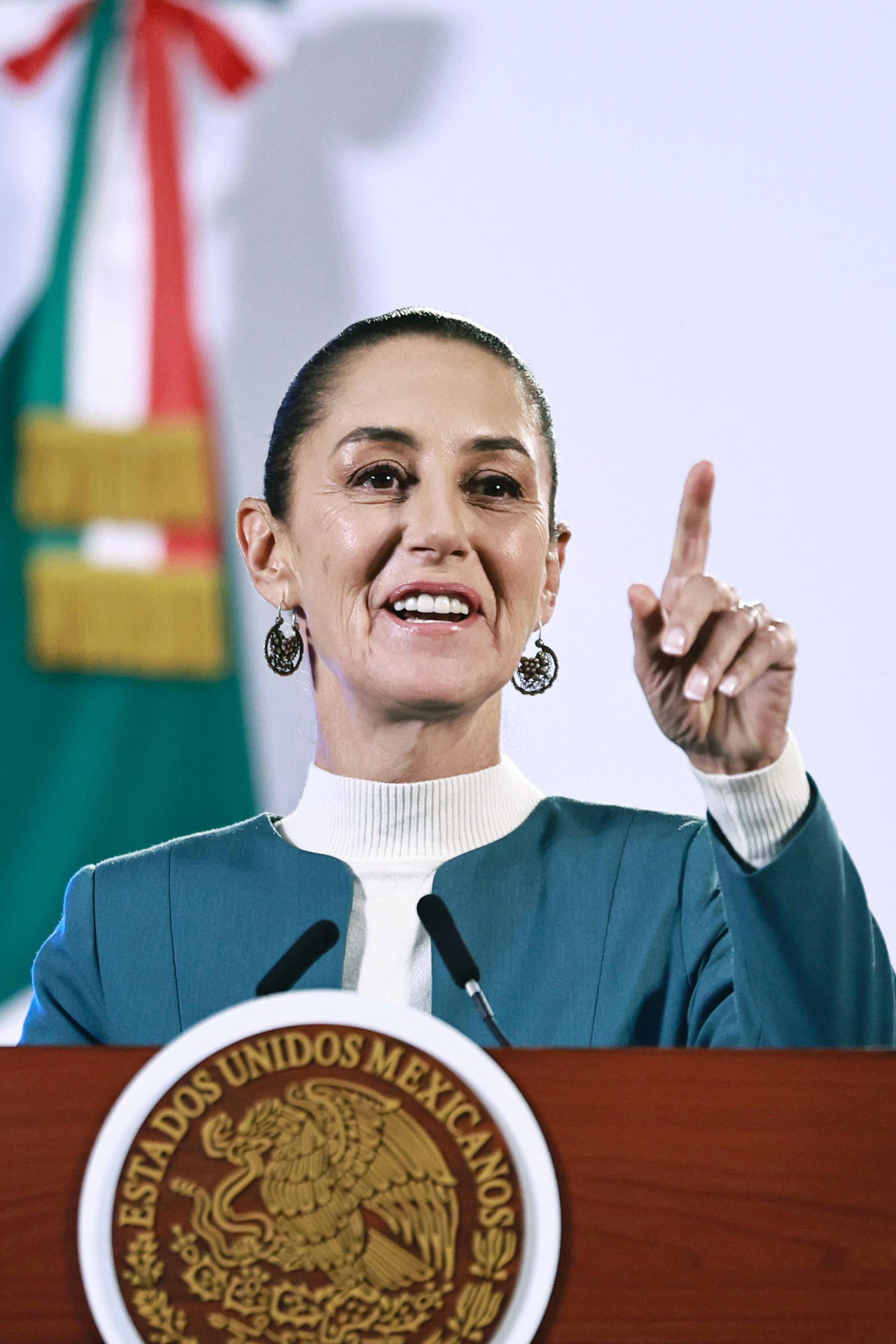 Imagen de archivo de la presidenta de México Claudia Sheinbaum, durante una conferencia de prensa en Palacio Nacional de la Ciudad de México (México). EFE/ Sáshenka Gutiérrez