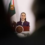 La presidenta de México, Claudia Sheinbaum, participa durante su conferencia de prensa matutina este lunes, en Palacio Nacional de Ciudad de México (México). EFE/José Méndez