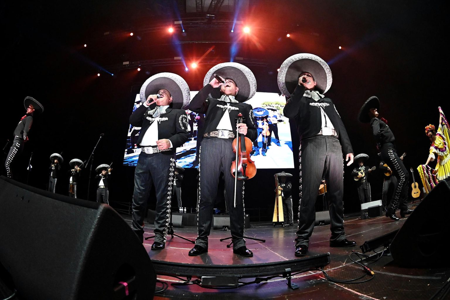 La orquesta mexicana Mariachi Vargas de Tecalitlán durante un concierto. Imagen de archivo. EFE/FERNANDO VILLAR