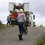 Según detalla el más reciente informe de evaluación de métricas de confiabilidad del NEPR, el SAIDI de julio de 2023 a junio de 2024 aumentó a 1.432 los minutos anuales de interrupción, un 18 % más que los 1.218 minutos reportados en el año fiscal anterior y superior a la métrica histórica de 1.243 minutos. Archivo. EFE/Thais Llorca