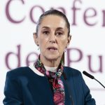 La presidenta de México, Claudia Sheinbaum, habla esta martes durante una rueda de prensa en Palacio Nacional de la Ciudad de México (México). EFE/ José Méndez