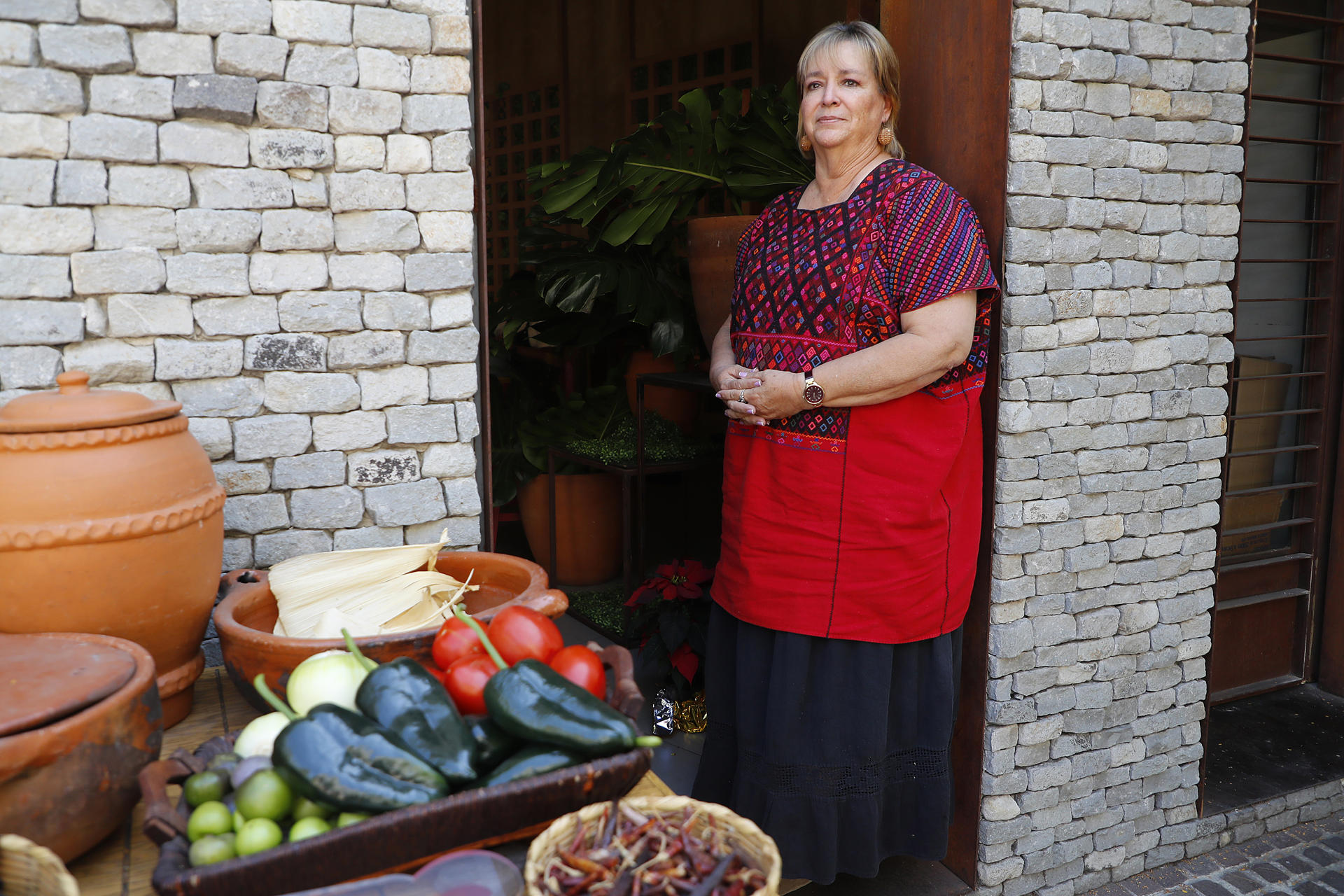 La chef mexicana Maru Toledo posa durante una entrevista con EFE este lunes, en Guadalajara (México). EFE/ Francisco Guasco
