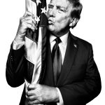 Fotografía sin fecha cedida por Time del presidente electo de los Estados Unidos, Donald Trump, posando con una bandera para la revista Time. EFE/ Platon For Time /SOLO USO EDITORIAL/ SOLO DISPONIBLE PARA ILUSTRAR LA NOTICIA QUE ACOMPAÑA (CRÉDITO OBLIGATORIO)