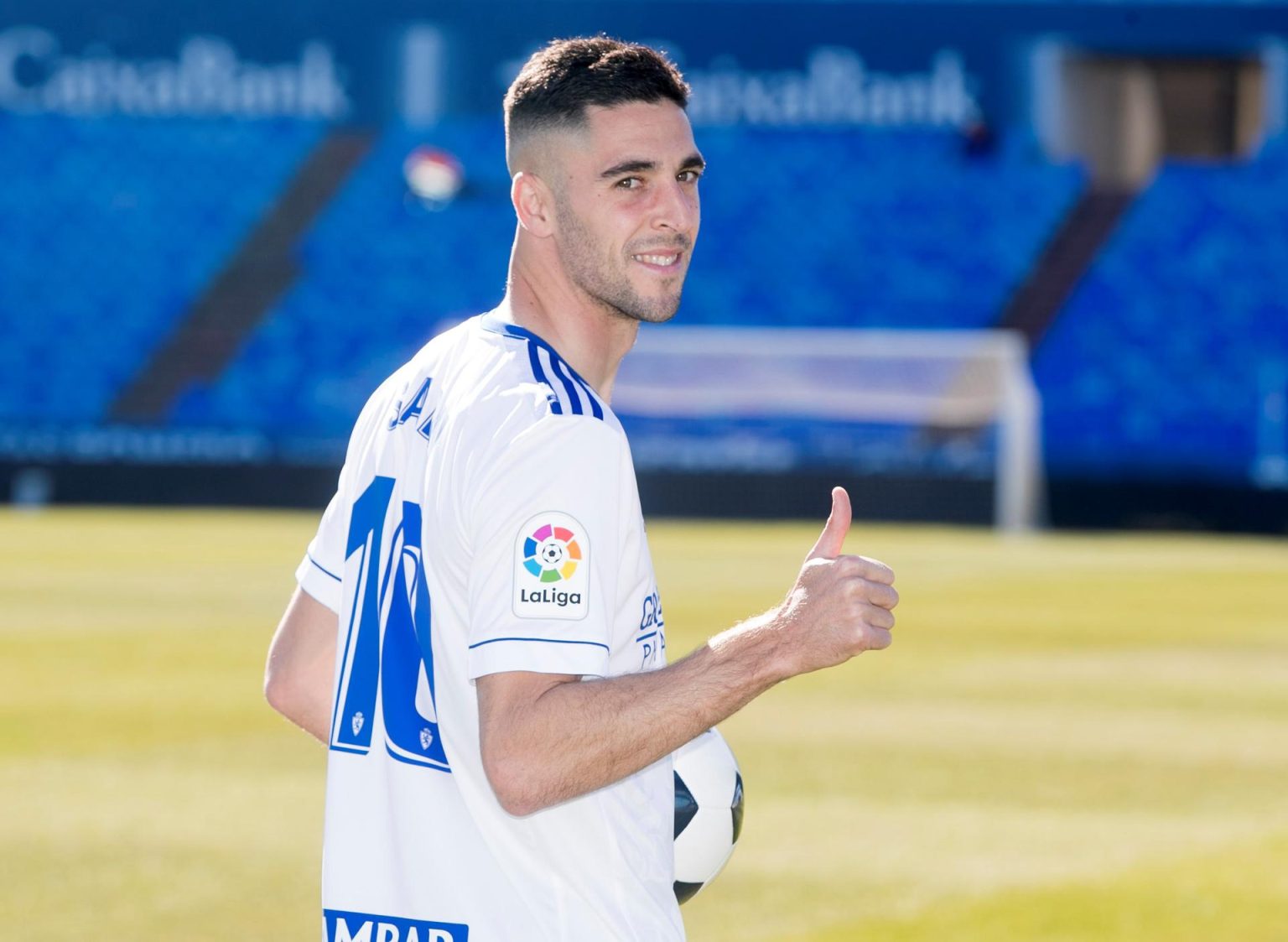 Fotografía de archivo en la que se registró al delantero vasco Sabin Merino, al posar durante su vinculación al club español de fútbol Real Zaragoza. Merino firmó por dos temporadas con el club costarricense Deportivo Saprissa. EFE/Javier Cebollada