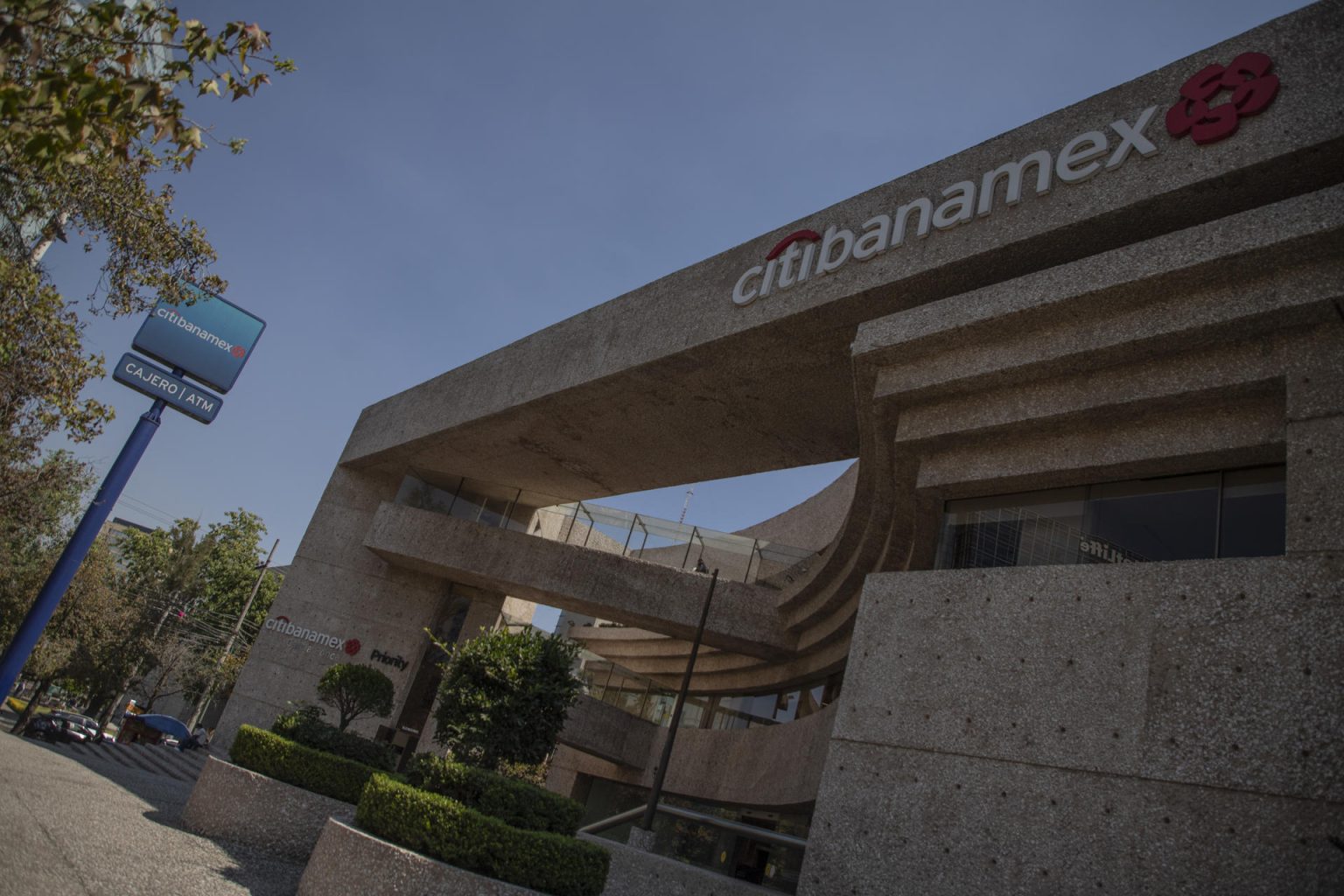 Fotografía de archivo en donde se observa una sucursal de CitiBanamex en Ciudad de México (México). EFE/ Isaac Esquivel