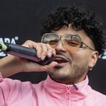 El rapero puertorriqueño, Álvaro Díaz interpreta una canción en un centro comercial en la Ciudad de México (México). Imagen de archivo. EFE/Isaac Esquivel