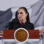 La presidenta de México, Claudia Sheinbaum, habla en una rueda de prensa este miércoles, en Palacio Nacional de la Ciudad de México (México). EFE/Mario Guzmán