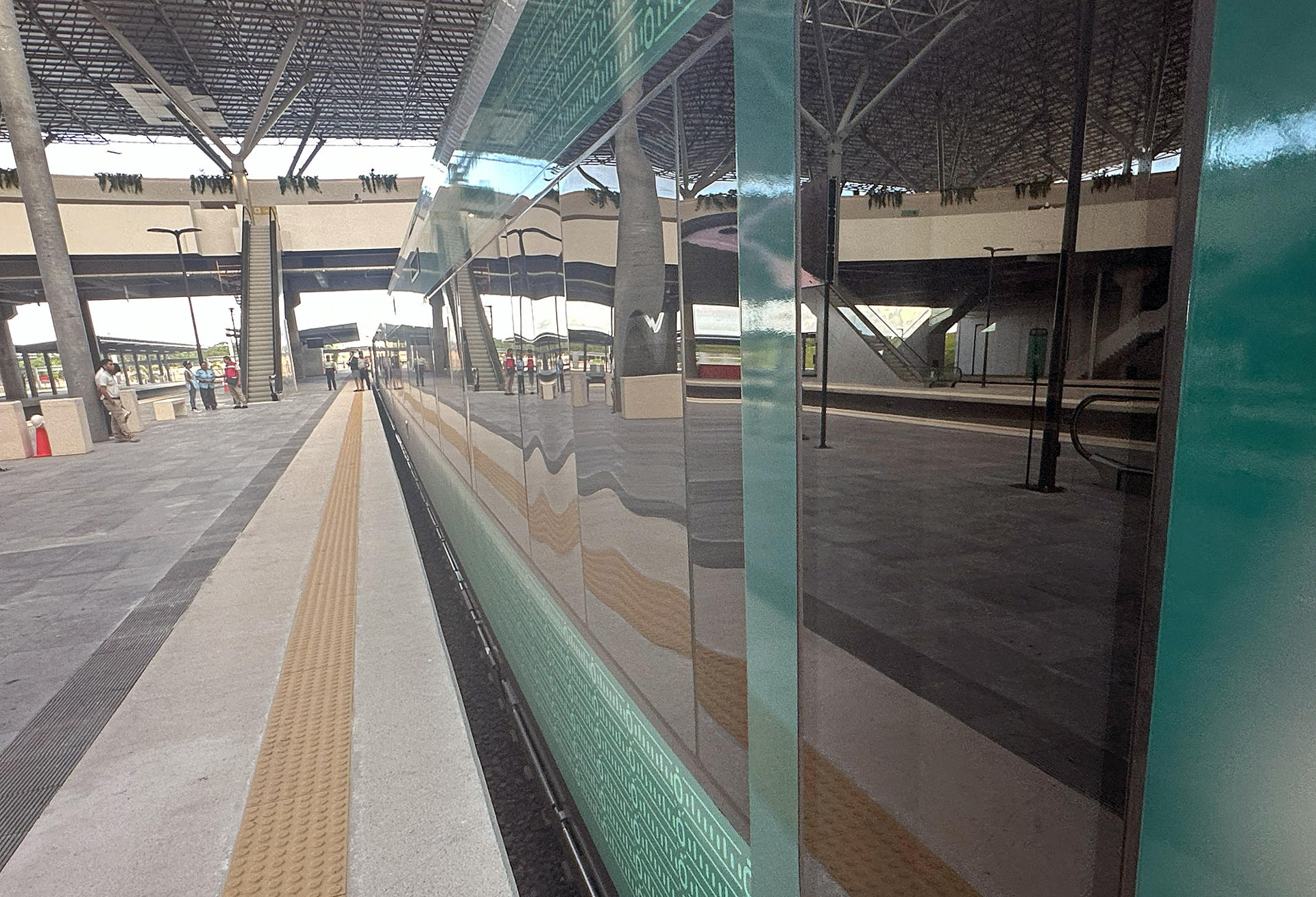 Fotografía de una estación del Tren Maya, el 13 de diciembre de 2024, en el balneario de Cancún, en Quintana Roo (México). EFE/ Alonso Cupul
