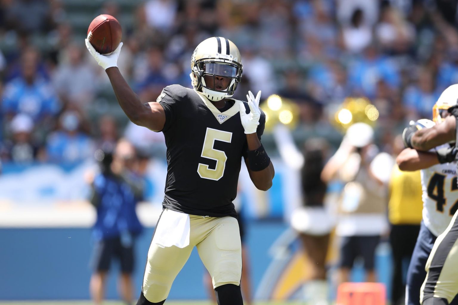 Fotografía de archivo en la que se registró al mariscal de campo Teddy Bridgewater, al actuar para los New Orleans Saints, durante un partido de la NFL, en Carson (CA, EE.UU.). EFE/Peter Joneleit