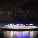 Fotografía cedida por Disney donde se muestra su nuevo crucero, Disney Treasure, durante una la celebración de su bautismo en el río Hudson en la ciudad de Nueva York (Estados Unidos). EFE/ Cortesía /SOLO USO EDITORIAL/NO VENTAS/SOLO DISPONIBLE PARA ILUSTRAR LA NOTICIA QUE ACOMPAÑA (CRÉDITO OBLIGATORIO)