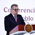 El presidente del Consejo Coordinador Empresarial, Francisco Cervantes, habla durante la rueda de prensa de la presidenta de México, Claudia Sheinbaum, este miércoles, en Palacio Nacional en Ciudad de México (México). EFE/Sáshenka Gutiérrez