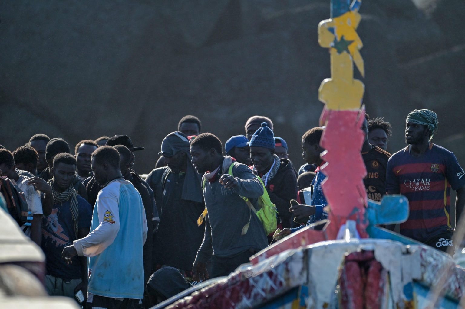 Imagen de archivo de migrantes que fueron rescatados de una embarcación. EFE/ Gelmert Finol