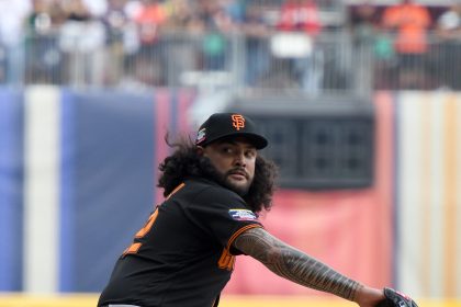 Fotografía de archivo, tomada en abril de 2023, en la que se registró al lanzador estadounidense Sean Manaea, al actuar para los Giants de San Francisco, durante un partido de la MLB, en Ciudad de México (México). EFE/Madla Hartz