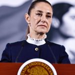 La presidenta de México, Claudia Sheinbaum, asiste este martes a su rueda de prensa matutina en el Palacio Nacional de la Ciudad de México (México). EFE/ Sáshenka Gutiérrez