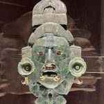 Fotografía de la máscara de jade de Calakmul, exhibida en el Museo de Arquitectura Maya Baluarte de la Soledad, este sábado en Campeche (México). EFE/ Martha López Huan