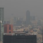 Imagen de archivo de una vista general de la fuerte contaminación en Ciudad de México (México). EFE/ Madla Hartz