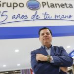 El consejero delegado para América Latina del Grupo Planeta, José Calafell, posa durante una entrevista con EFE, este viernes durante la Feria Internacional del Libro de Guadalajara (FIL), en Guadalajara (México). EFE/ Francisco Guasco