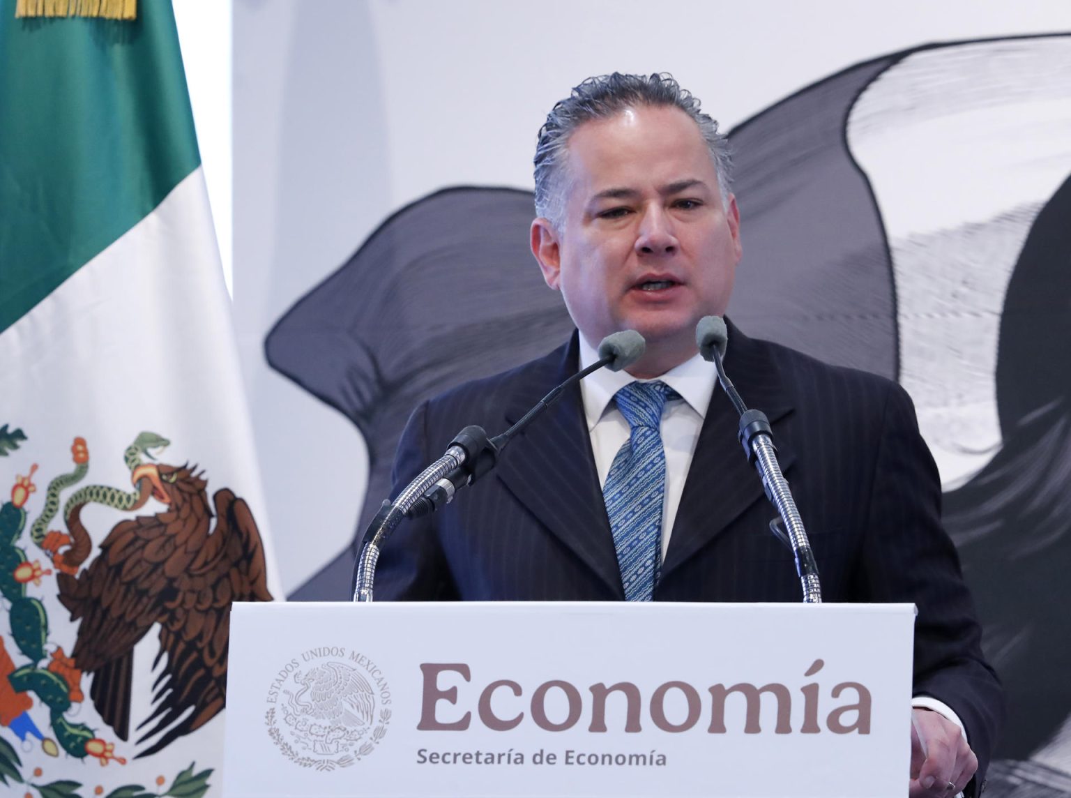 El director general del Instituto Mexicano de la Propiedad Industrial (IMPI), Santiago Nieto, participa este martes durante una conferencia de prensa en la Ciudad de México (México). EFE/ Mario Guzmán