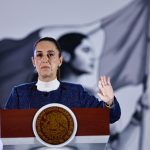 La presidenta de México, Claudia Sheinbaum, habla en una rueda de prensa este viernes, en el Palacio Nacional de la Ciudad de México (México). EFE/ Sásehanka Gutiérrez