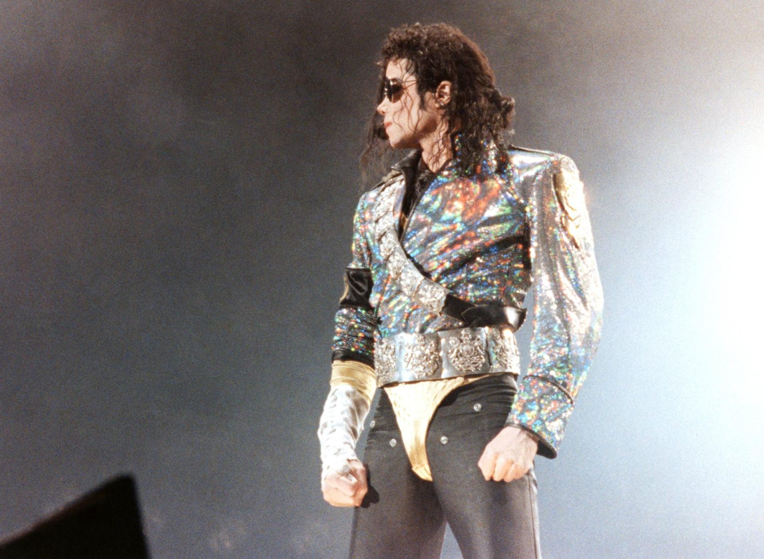 Fotografía de archivo del cantante estadounidense Michael Jackson durante su actuación en Barcelona en 1992. FE/Toni Garriga