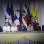 Desde la izquierda, Mario Zamora, ministro de Seguridad de Costa Rica; Roberto Álvarez, ministro de Relaciones Exteriores de República Dominicana; Arnoldo André Tinoco, ministro de Relaciones Exteriores y Culto de Costa Rica; Javier Martínez-Acha Vásquez, ministro de Relaciones Exteriores Panamá; Gabriela Sommerfeld, ministra de Relaciones Exteriores y Movilidad de Ecuador; Mónica Palencia, ministra del Interior de Ecuador, y Carlos Guevara-Mann, vice ministro de Asuntos Multilaterales y Cooperación, participan en una rueda de prensa este viernes en Ciudad de Panamá (Panamá). EFE/ Carlos Lemos