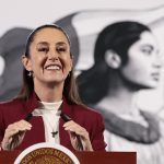 La presidenta de México, Claudia Sheinbaum, participa este jueves durante una rueda de prensa en Palacio Nacional de la Ciudad de México (México). EFE/José Méndez