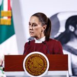 La presidenta de México, Claudia Sheinbaum, habla durante una rueda de prensa este miércoles, en Palacio Nacional en Ciudad de México (México). EFE/Sáshenka Gutiérrez