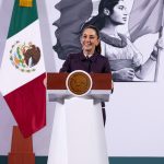 Fotografía cedida por la Presidencia de México, de la presidenta de México, Claudia Sheinbaum, durante su participación en una rueda de prensa este viernes, en el Palacio Nacional de la Ciudad de México (México). EFE/ Presidencia de México /SOLO USO EDITORIAL NO VENTAS /SOLO DISPONIBLE PARA ILUSTRAR LA NOTICIA QUE ACOMPAÑA (CRÉDITO OBLIGATORIO)