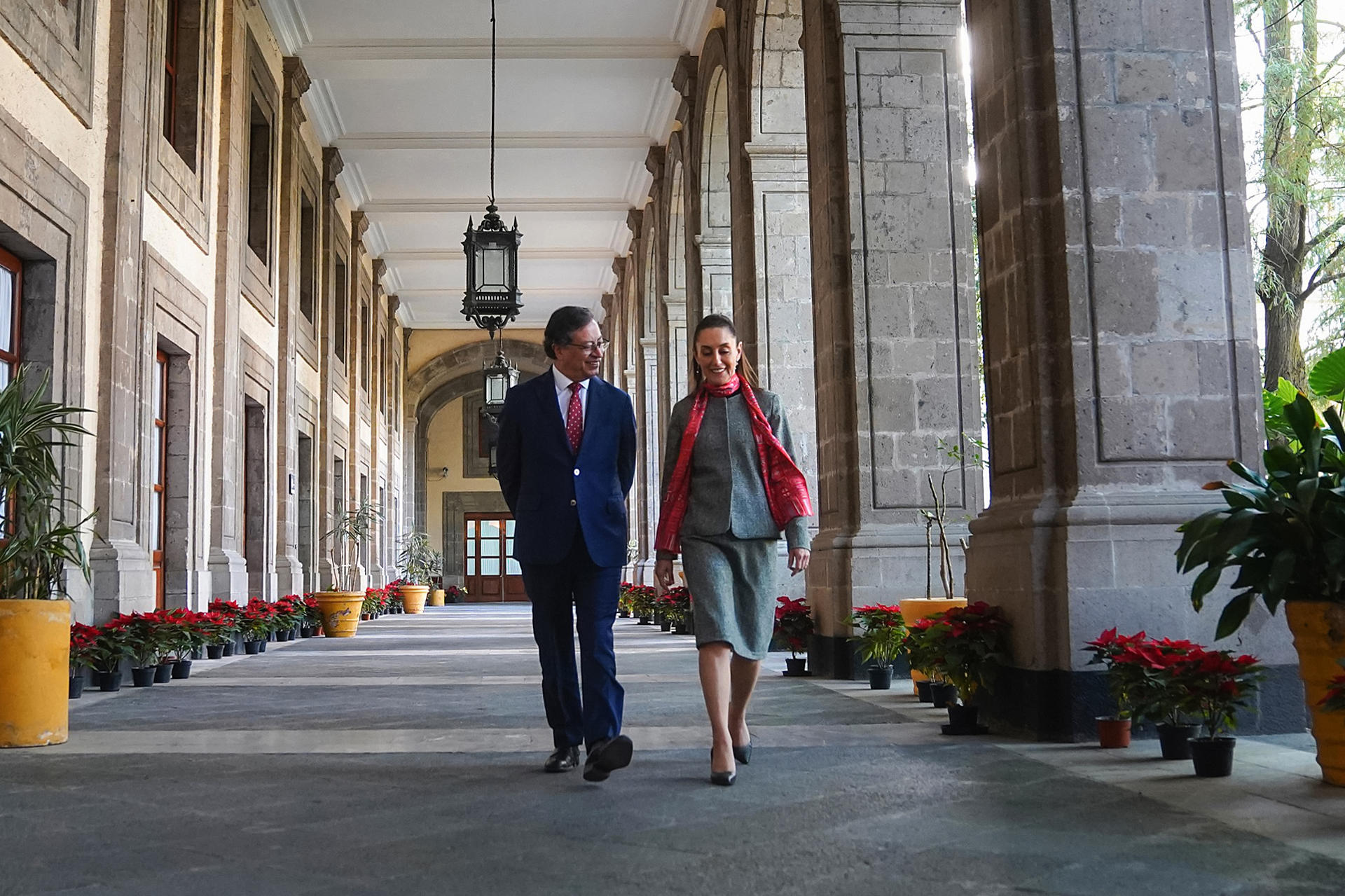 Fotografía cedida por la Presidencia de México de la presidenta de México, Claudia Sheinbaum (d), y su homólogo de Colombia, Gustavo Pedro, durante una reunión de trabajo este lunes, en el Palacio Nacional de Ciudad de México (México). EFE/ Presidencia de México /SOLO USO EDITORIAL/SOLO DISPONIBLE PARA ILUSTRAR LA NOTICIA QUE ACOMPAÑA (CRÉDITO OBLIGATORIO)MÁXIMA CALIDAD DISPONIBLE
