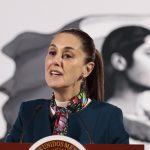 La presidenta de México, Claudia Sheinbaum, habla durante una rueda de prensa este martes, en Palacio Nacional de la Ciudad de México (México). EFE/José Méndez