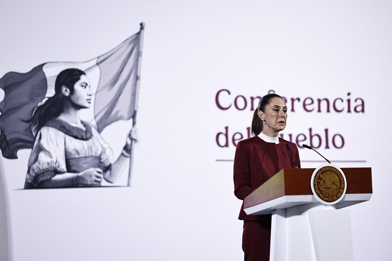 La presidenta de México, Claudia Sheinbaum, habla este miércoles durante una rueda de prensa en Palacio Nacional de la Ciudad de México (México). EFE/Sáshenka Gutiérrez