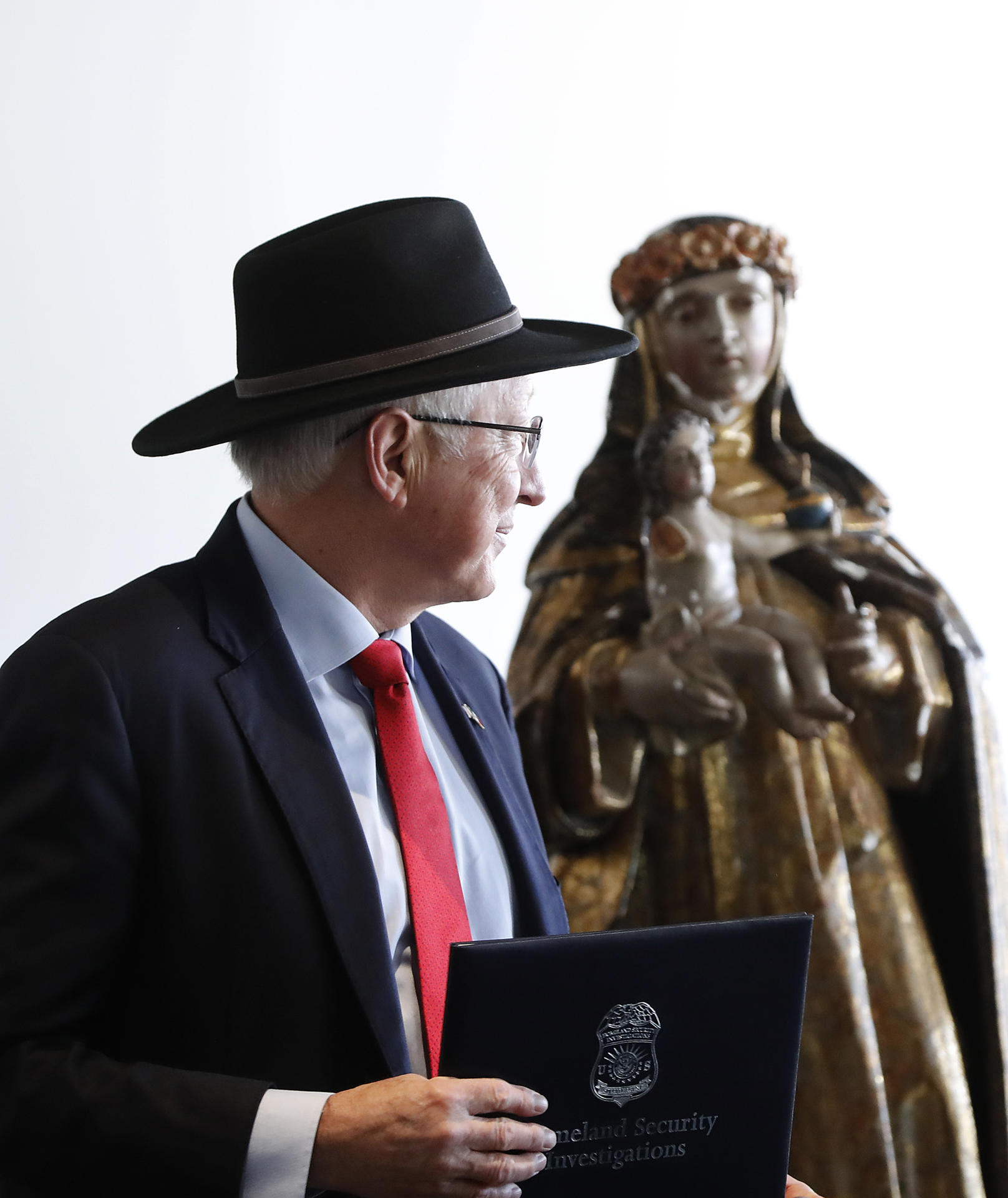 El embajador de Estados Unidos en México, Ken Salazar participa durante un acto protocolario este miércoles, en el Templo Mayor de la Ciudad de México (México). EFE/ Mario Guzmán
