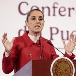 La presidenta de México, Claudia Sheinbaum, participa durante una rueda de prensa este viernes, en el Palacio Nacional de la Ciudad de México (México). EFE/ José Méndez