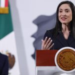 La titular de la Secretaría de Cultura de México, Claudia Curiel, habla durante la rueda de prensa de la presidenta de México, Claudia Sheinbaum, este viernes, en Palacio Nacional de la Ciudad de México (México). EFE/Mario Guzmán