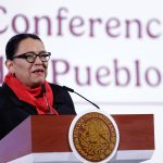 La secretaria de Gobernación, Rosa Icela Rodríguez, habla este lunes, durante una rueda de prensa en Palacio Nacional de la Ciudad de México (México). EFE/ Sáshenka Gutiérrez