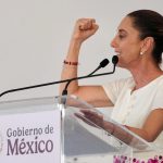 Fotografía cedida este domingo por la Presidencia de México, de la presidenta Claudia Sheinbaum, durante un acto protocolario en la ciudad de Mazatán, en el estado de Sinaloa (México). EFE/ Presidencia de México /SOLO USO EDITORIAL NO VENTAS/SOLO DISPONIBLE PARA ILUSTRAR LA NOTICIA QUE ACOMPAÑA (CRÉDITO OBLIGATORIO)