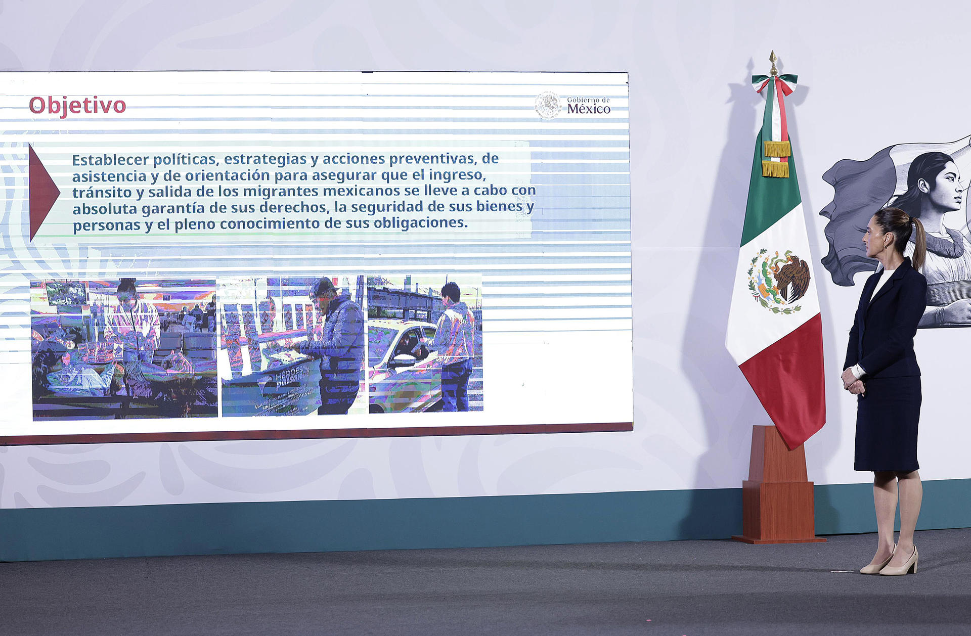 La presidenta de México, Claudia Sheinbaum, participa este lunes, en una rueda de prensa en Palacio Nacional de la Ciudad de México (México). EFE/ Sáshenka Gutiérrez
