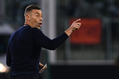 Fotografía de archivo en la que se registró al entrenador portugués de fútbol Pedro Caixinha, en el estadio Mario Kempes de Córdoba (Argentina). EFE/Pedro Castillo