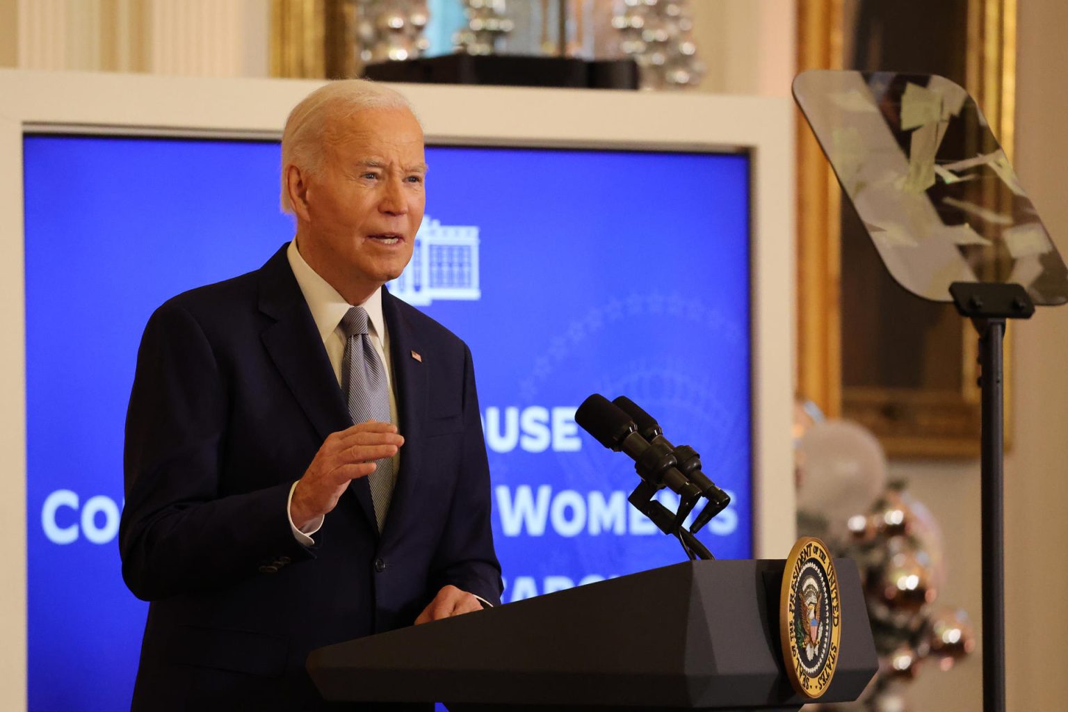 El presidente de los Estados Unidos, Joe Biden, habla durante la primera conferencia de la Casa Blanca sobre la Investigación en Salud de la Mujer en Washington (Estados Unidos). EFE/ Octavio Guzmán